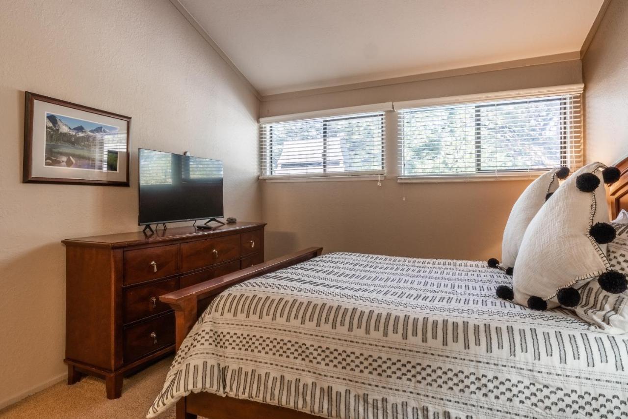 Vakantiehuis New Listing 2 Bedroom And Loft 2 Bath Summit E Bldg 16 Sleeps 8 Steps To Eagle Chair 15 Mammoth Lakes